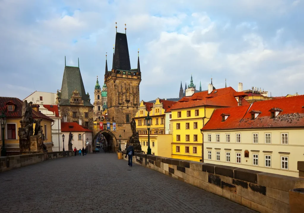 Charles bro i den gamle bydel i Prag